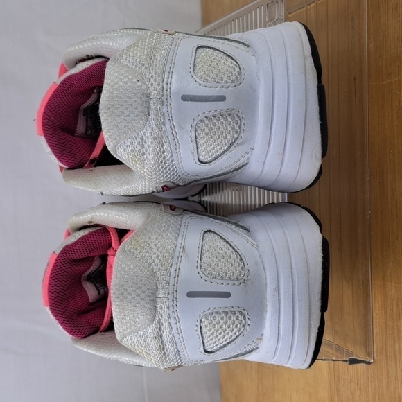 Nike Dart 10 reslon motion fit women's size 11 white & pink running shoes - Picture 3 of 8